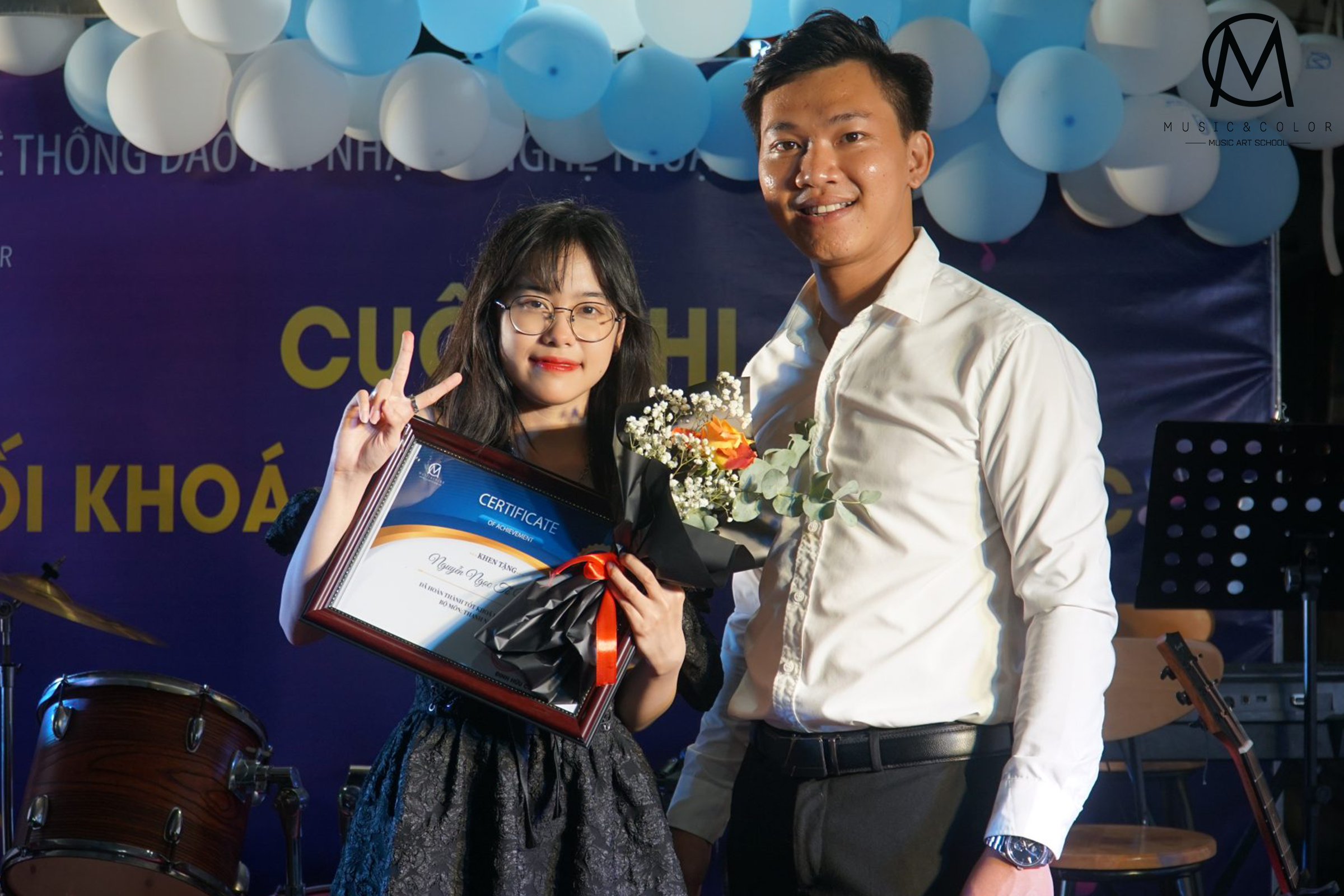 Học Viên Được Cấp Chứng Chỉ Sau Khóa Học Tại Trung Tâm Music & Color - Vũng Tàu.