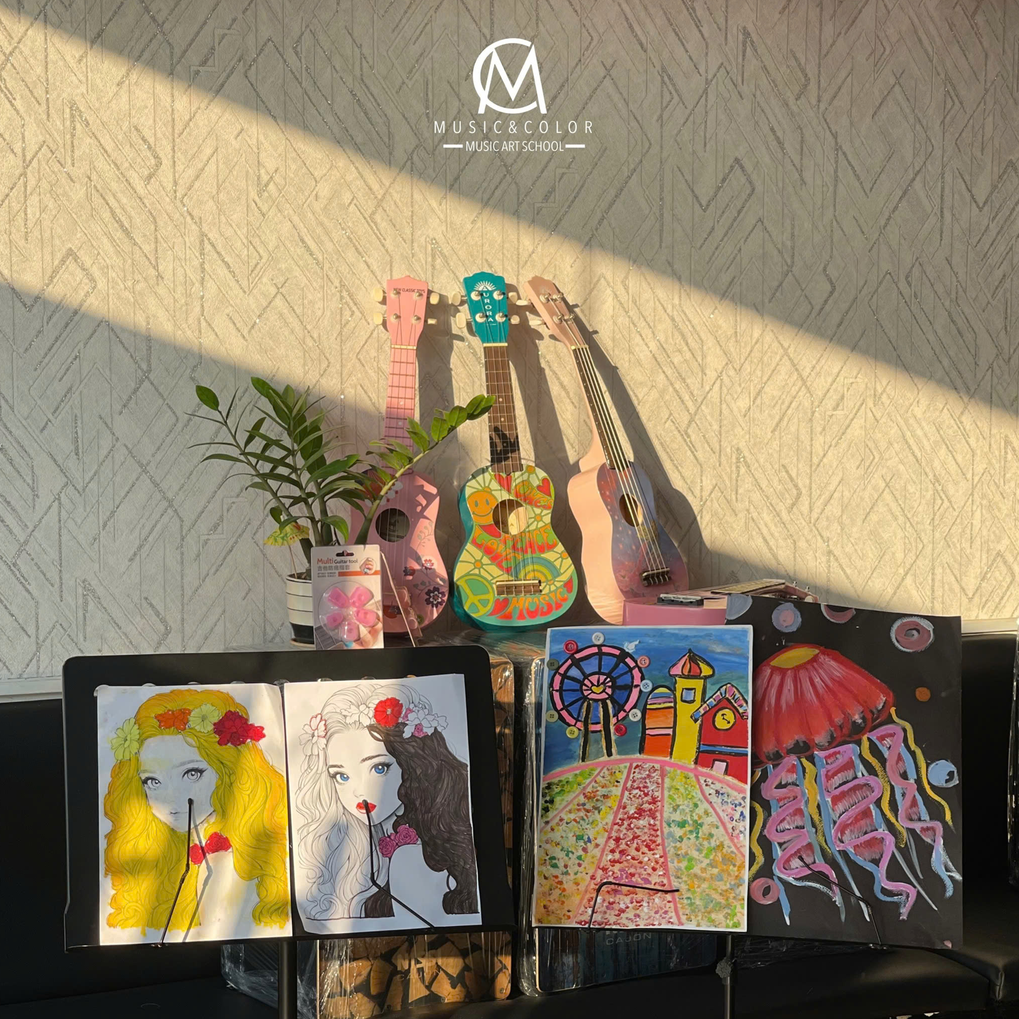 Đàn Ukulele - Trung Tâm Âm Nhạc & Nghệ Thuật Music & Color Vũng Tàu.