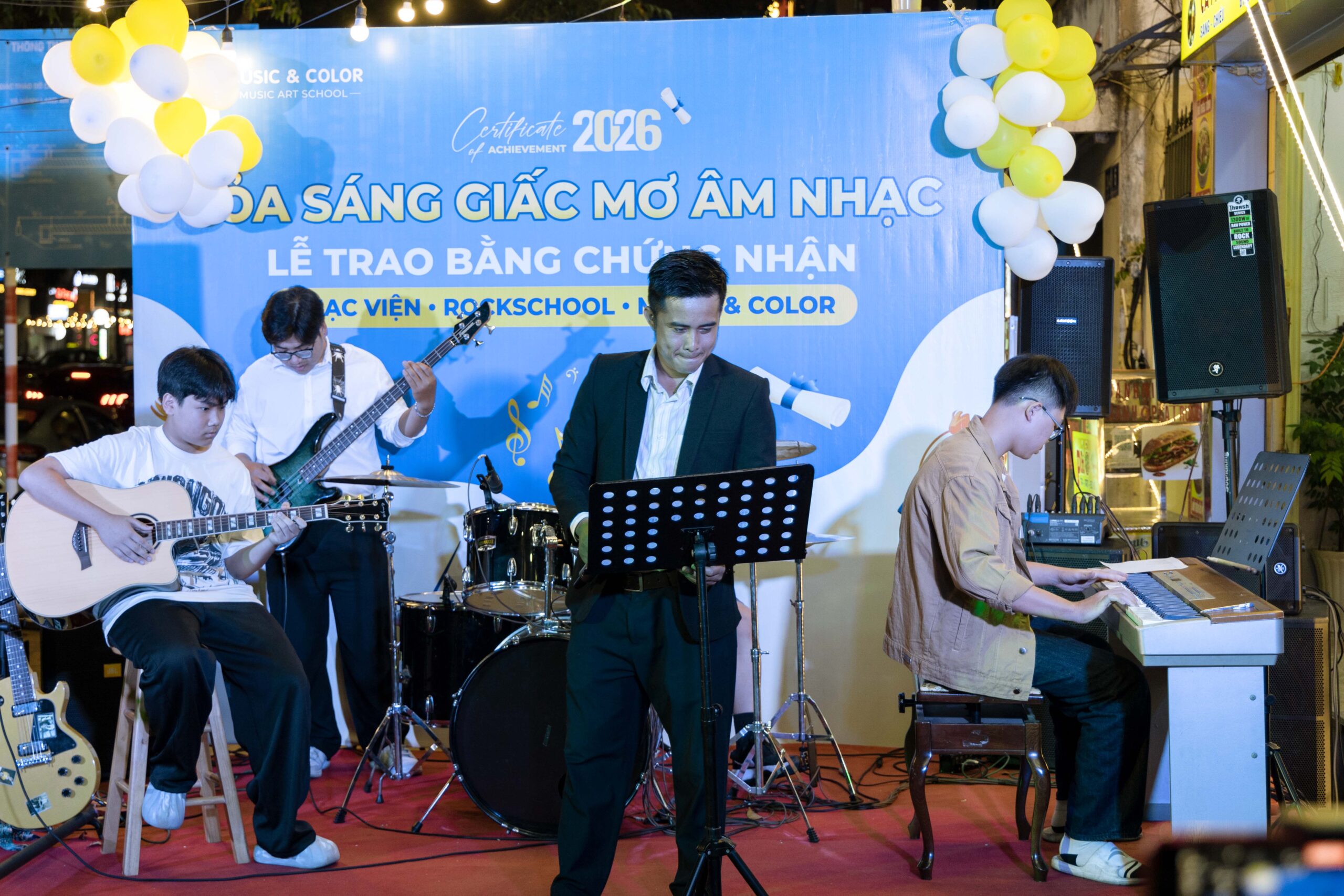 Music & Color - Học Viên Biểu Diễn